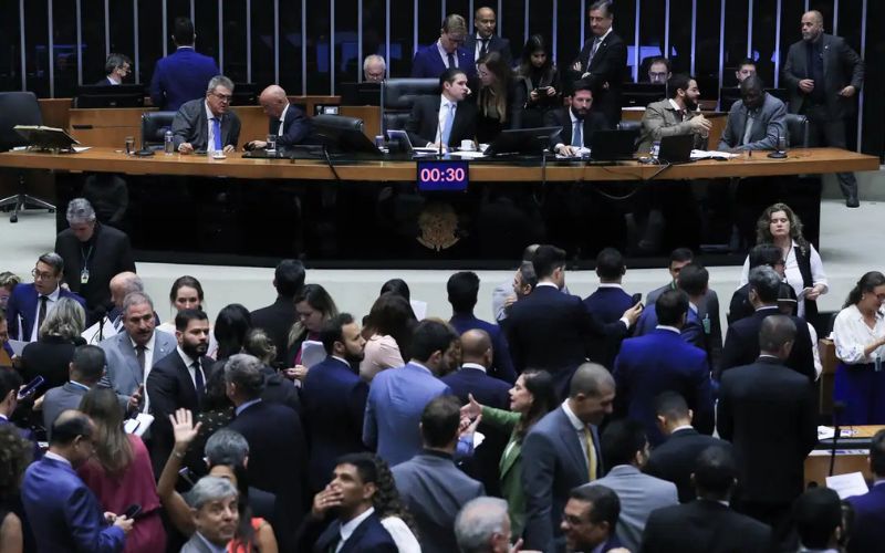 camara-aprova-urgencia-para-su
