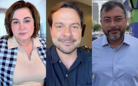 com-uma-carta-na-mesa-e-outras