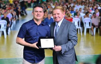 david-almeida-recebe-homenagem