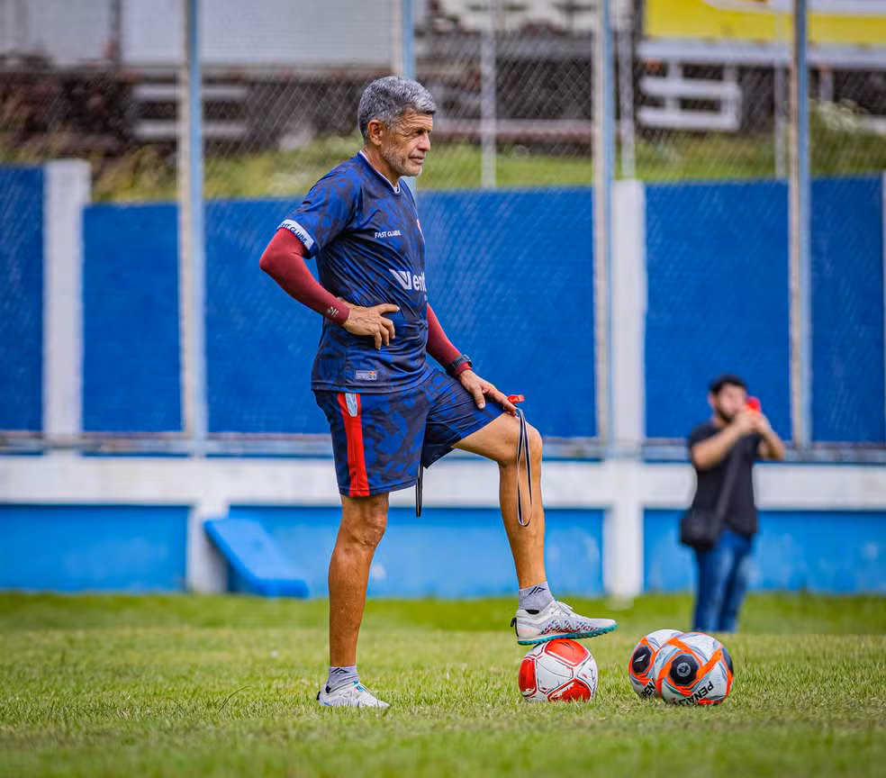 fast-clube-anuncia-saida-do-te