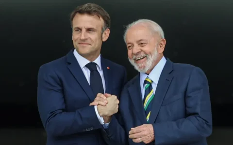 lula-cobra-de-macron-apoio-a-t