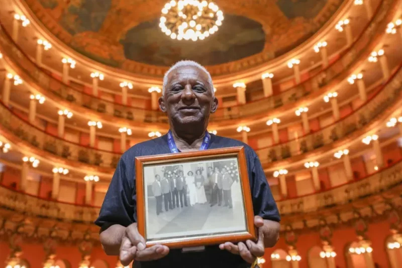 ‘Nonatinho’, guardião do Teatro Amazonas, morre aos 89 anos em Manaus