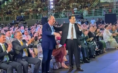 omar-participa-de-evento-crist