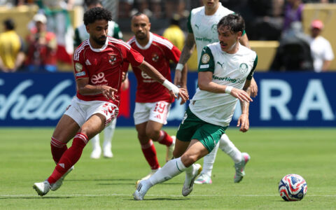 palmeiras-vence-al-ahly-e-lide