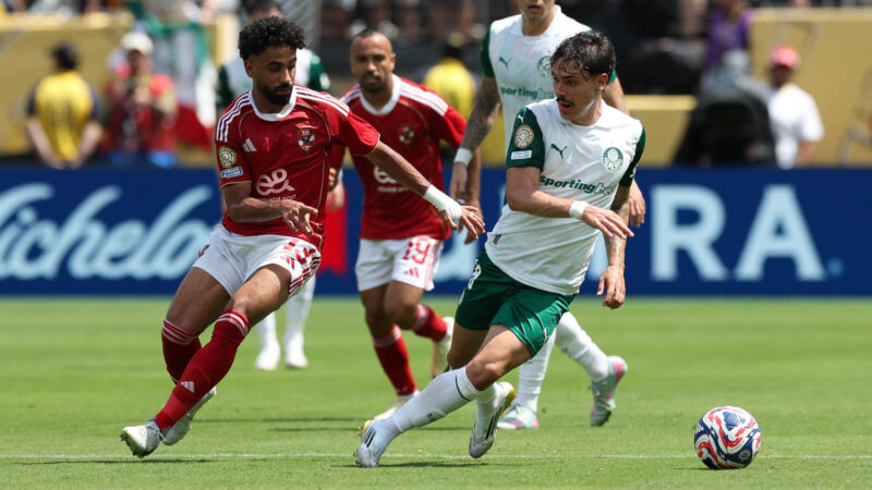palmeiras-vence-al-ahly-e-lide