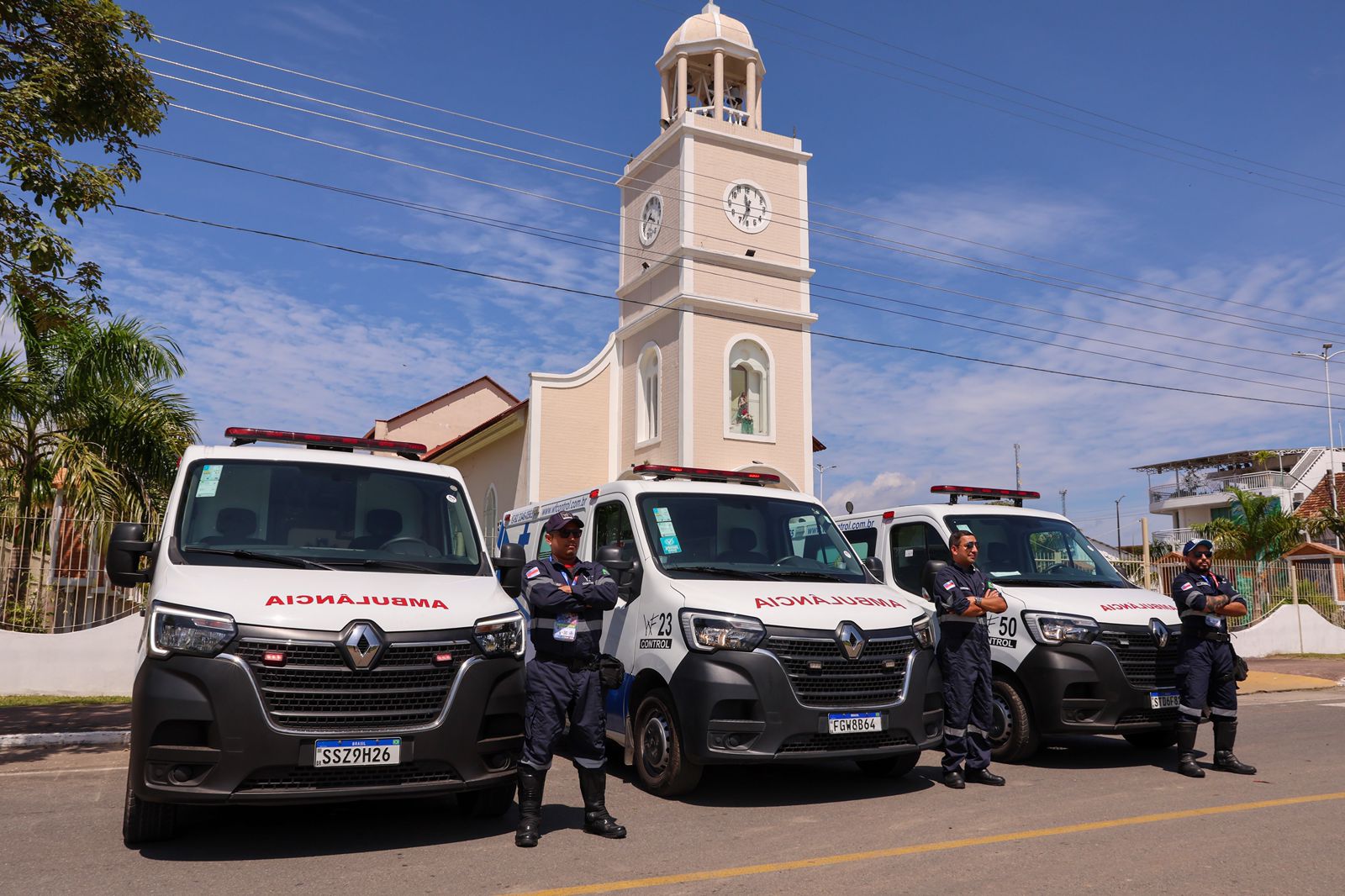 parintins-recebe-ambulancias-p