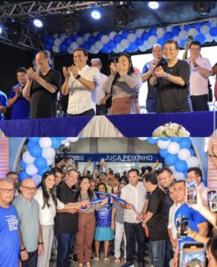 pre-candidatos-ao-senado-usam-