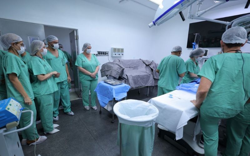 primeira-cirurgia-cardiaca-por
