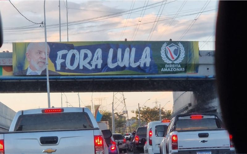 bolsonaristas-fazem-buzinaco-e