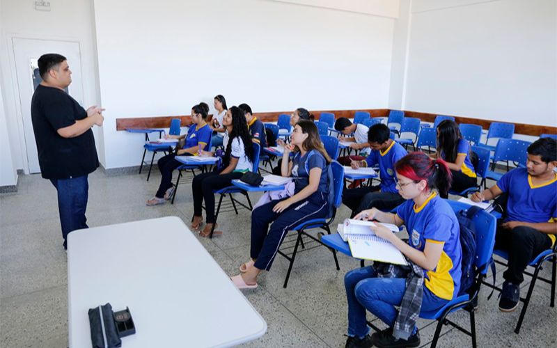 estudantes-lgbtqiapn-no-amazon