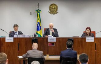 moraes-inicia-interrogatorio-d