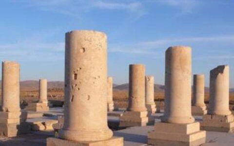 nem-itaca-e-nem-pasargada-cant