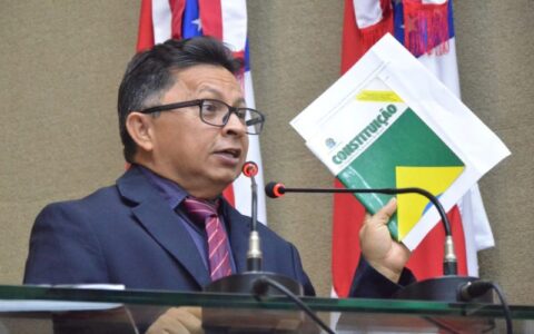 Sinésio Campos caminha para reeleição no PT-AM em meio à pressão interna