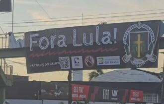 Manifestantes fazem buzinaço contra Lula e Moraes em Manaus