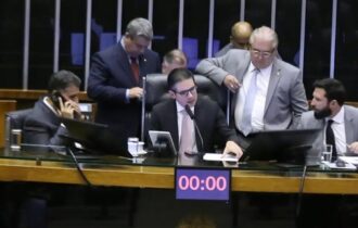 camara-aprova-urgencia-para-pr