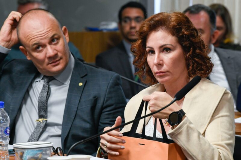 carla-zambelli-e-presa-pela-pf