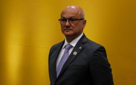 coronel-menezes-tenta-aproxima