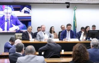 deputados-somem-em-debate-sobr