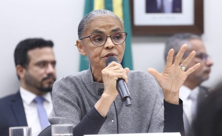 Incêndios ilegais e seca agravam queimadas no país, diz Marina Silva