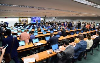 parlamentares-discutem-fraudes