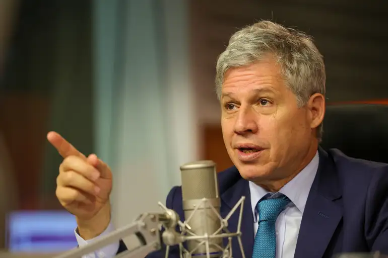 Plano Safra deve aliviar o bolso do consumidor, diz ministro