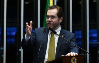 plinio-valerio-propoe-lei-para