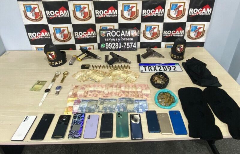 tres-armas-e-carro-usado-em-ro