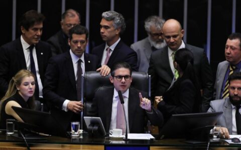 camara-aprova-urgencia-para-pr