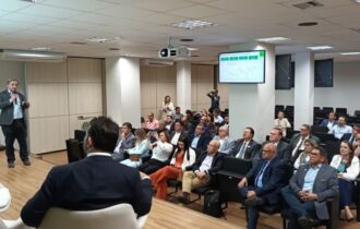 em-brasilia-amazonas-recebe-ce