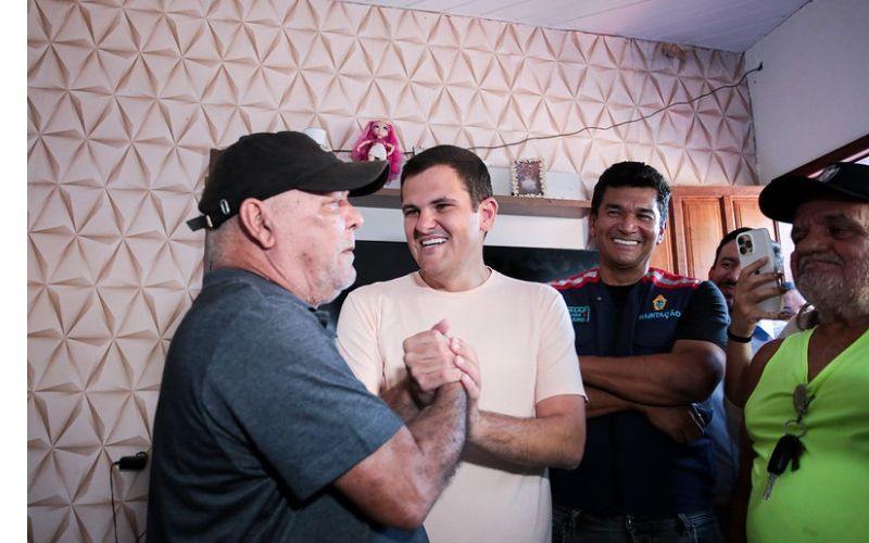 renato-junior-entrega-casas-re