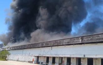 Incêndio atinge fábrica no Distrito Industrial em Manaus