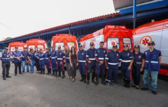 Prefeito David Almeida reforça atendimento pré-hospitalar com entrega de novas ambulâncias ao Samu
