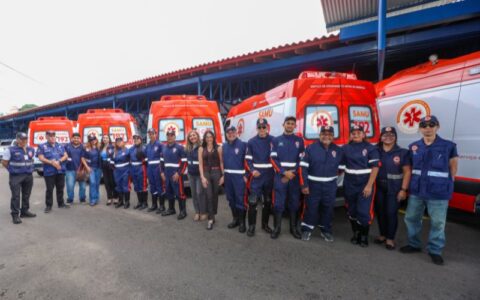 Prefeito David Almeida reforça atendimento pré-hospitalar com entrega de novas ambulâncias ao Samu