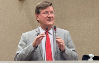 Zé Ricardo prioriza reeleição de Lula e gera críticas nas redes