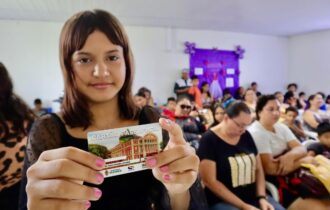 Prefeitura leva emissão gratuita do PassaFácil à Colônia Antônio Aleixo