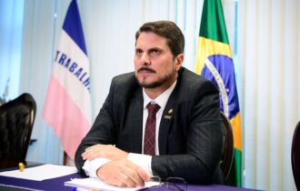 Moraes permite que Do Val participe de sessões do Senado além das 19h