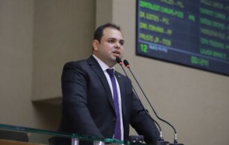 Após férias na Grécia, Cidade critica gastos com festas e vira alvo de críticas nas redes