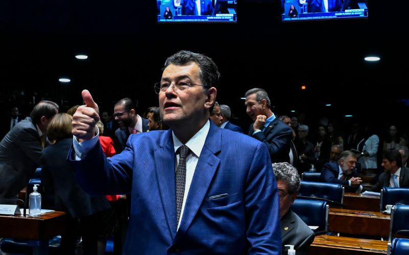 eduardo-braga-anuncia-reeleica