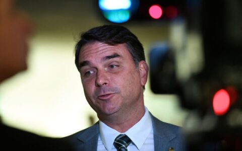 flavio-bolsonaro-volta-a-ataca