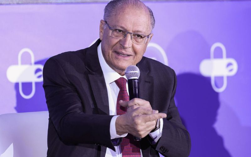 Geraldo Alckmin durante evento em Guaratinguetá