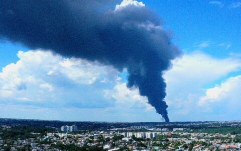 incendio-em-fabrica-ja-dura-se