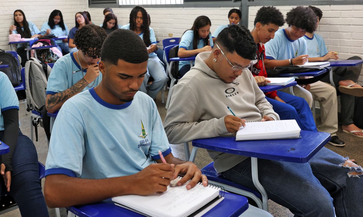 mec-orienta-escolas-na-escolha