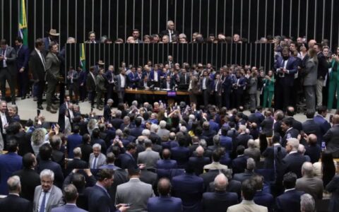 para-juristas-motim-da-oposica