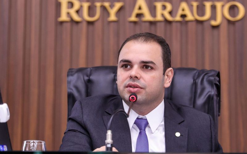 roberto-cidade-adia-lancamento