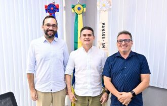 Prefeito David Almeida e os presidentes da Eletros e Ventisol Agratto anunciam expansão de empresa em Manaus