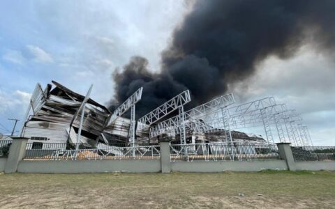 Incêndio em fábrica de Manaus é controlado após quase 48h de combate