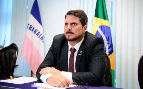 Moraes permite que Do Val participe de sessões do Senado além das 19h