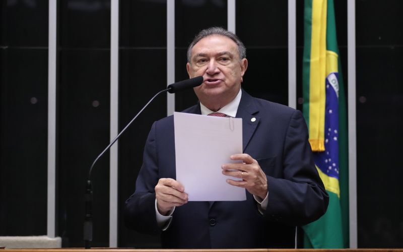 atila-lins-lidera-alinhamento-