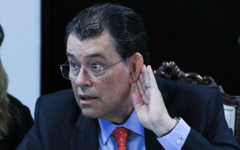 braga-nega-assinatura-em-pedid