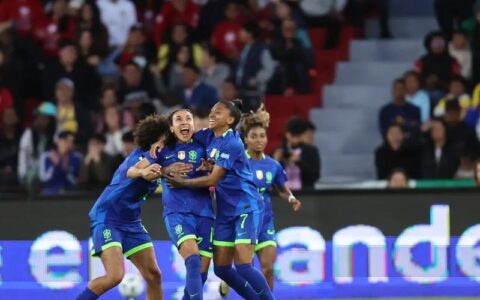 brasil-bate-colombia-e-e-campe